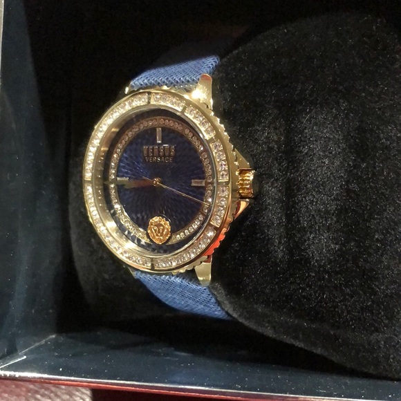 Versace watch - Picture 2 of 5